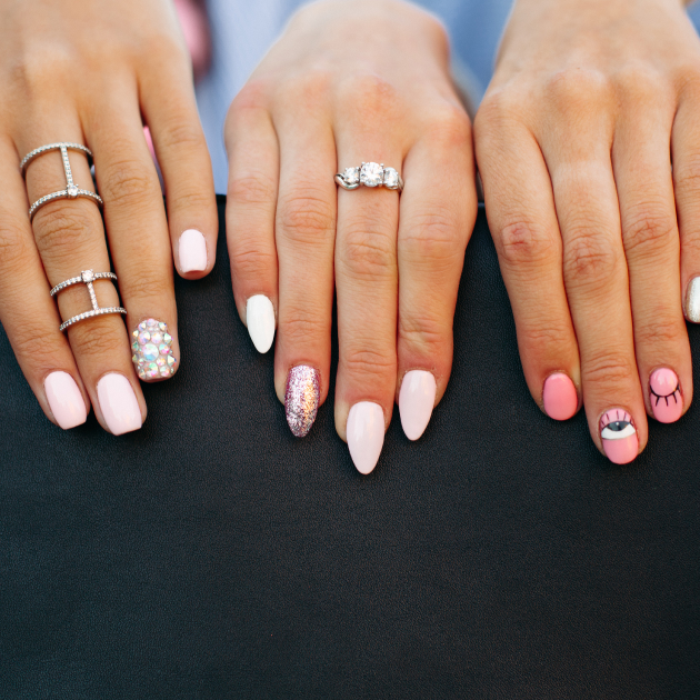 About Our Komouflage - Best Nail Extensions Services in Mumbai