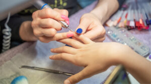 Best Home & Salon Nail Services in Mumbai for Insta-Worthy Looks